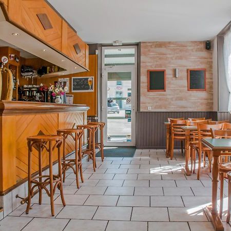 Cafe Hotel De La Gare シャンパニョル エクステリア 写真
