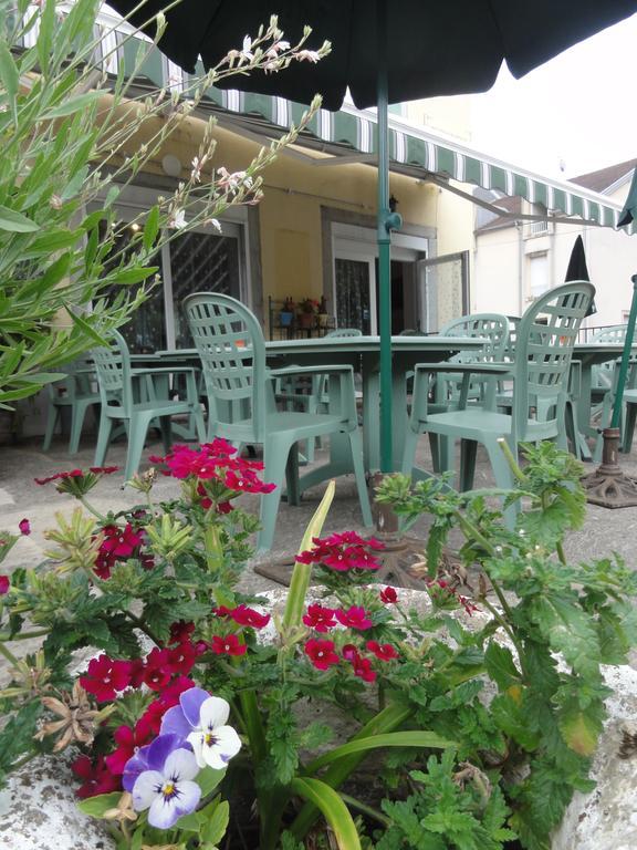 Cafe Hotel De La Gare シャンパニョル エクステリア 写真