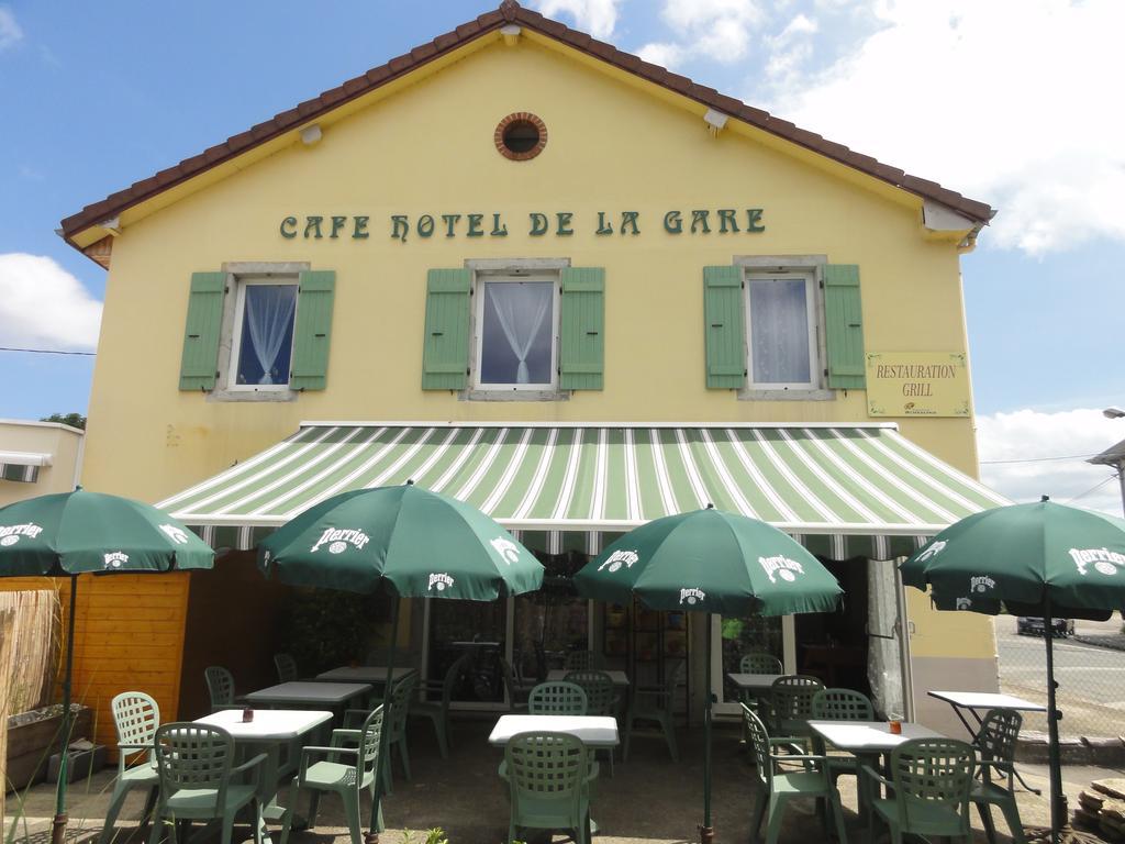 Cafe Hotel De La Gare シャンパニョル エクステリア 写真