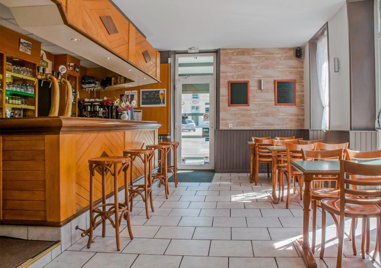 Cafe Hotel De La Gare シャンパニョル エクステリア 写真